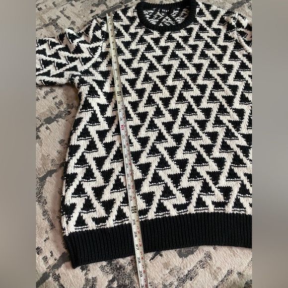 DKNY Knit Sweater Triangle Print Black/White Women’s XXL - Picture 8 of 9
